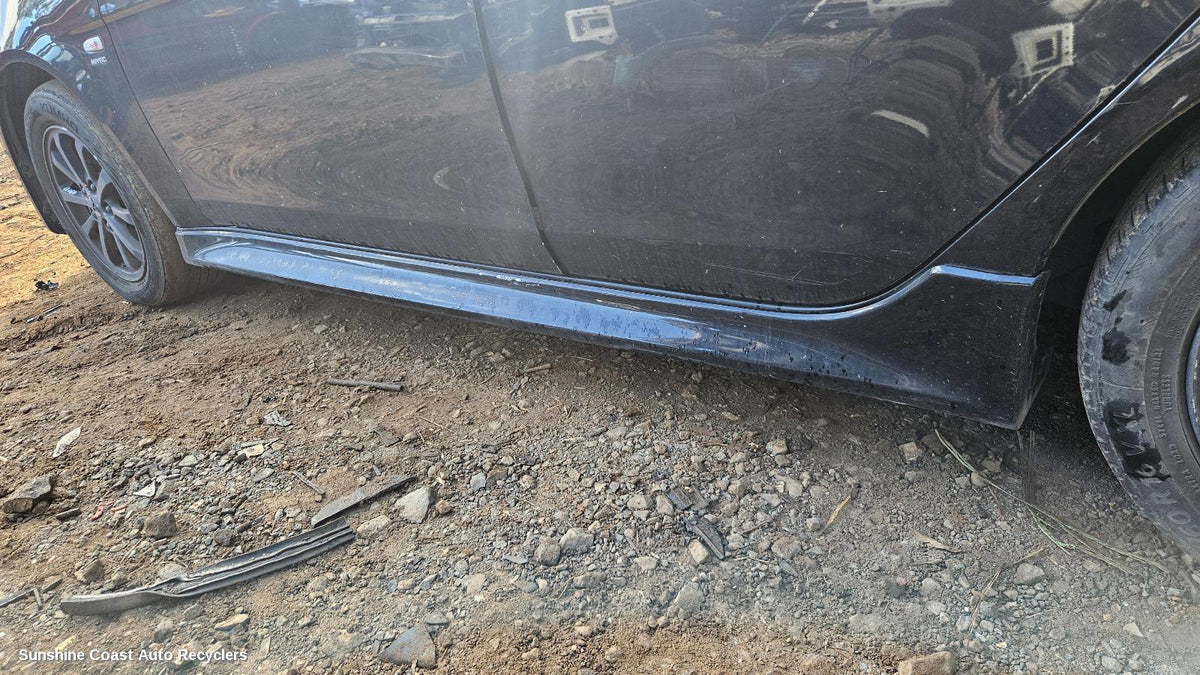 2007-2012 Mitsubishi Lancer Side Step Skirt