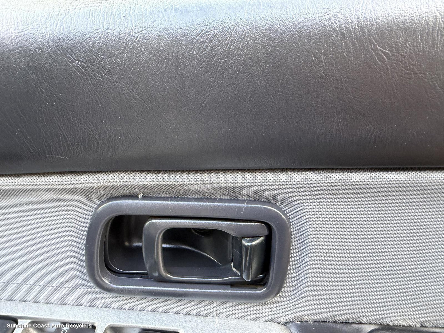 1997-2015 Nissan Navara Door Handle