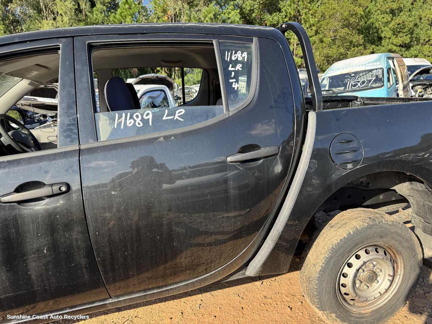 2008 Mitsubishi Triton Left Rear Door Window