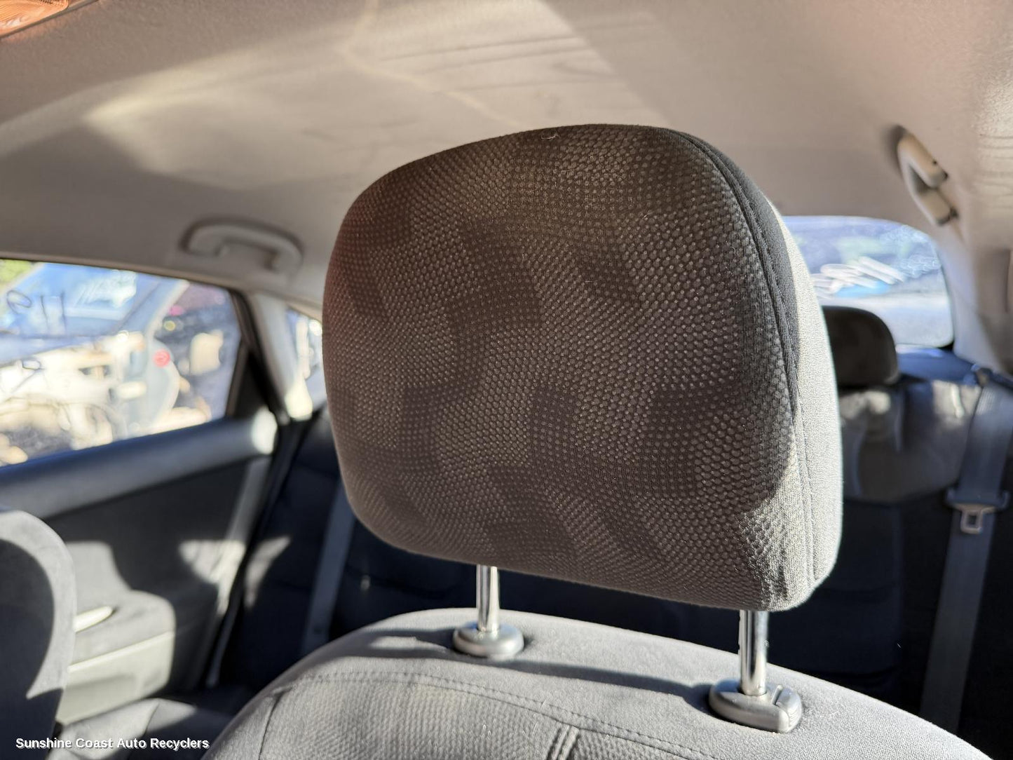 2012-2017 Nissan Pulsar Headrest
