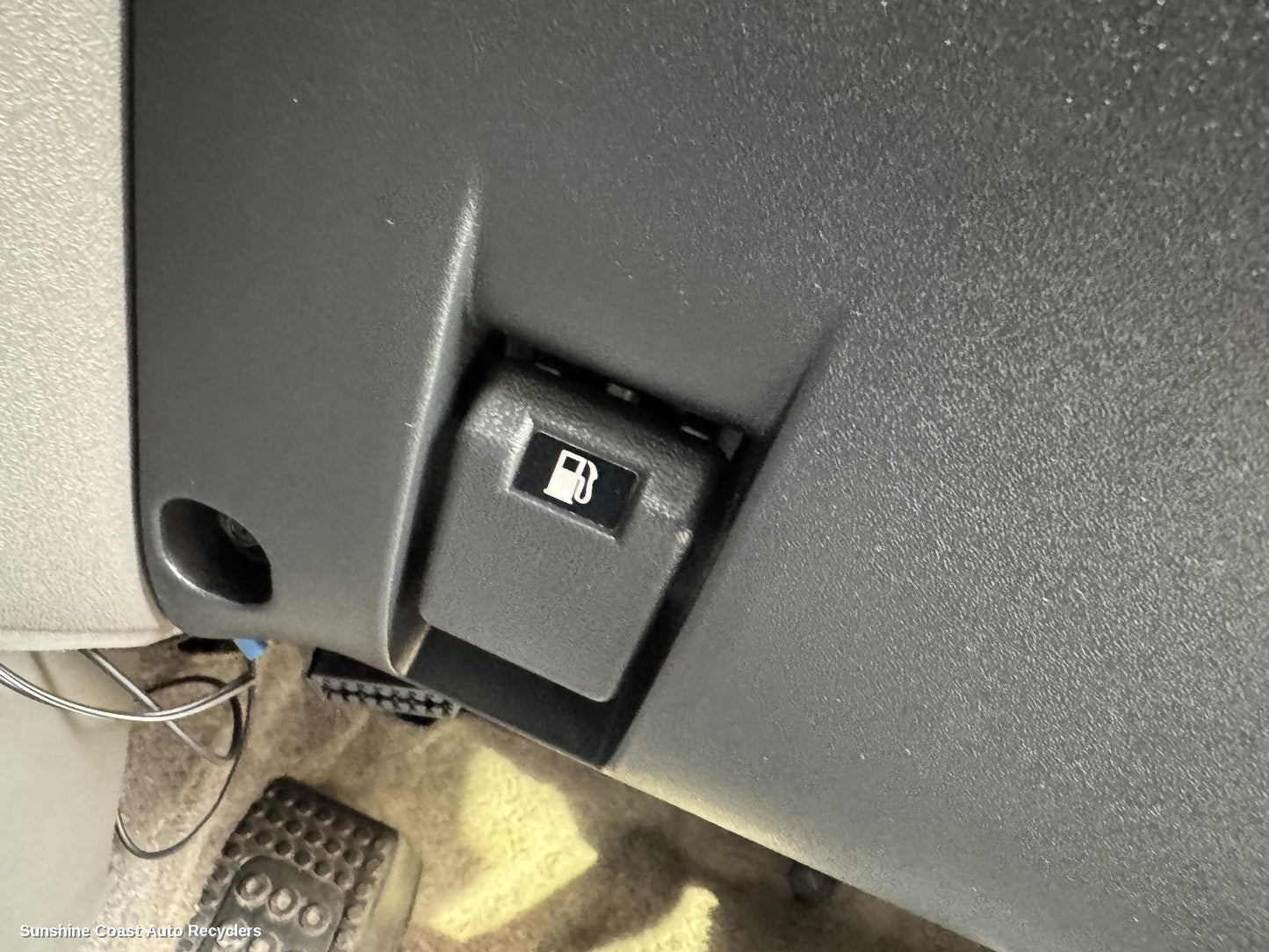 2002 Mitsubishi Pajero Cable