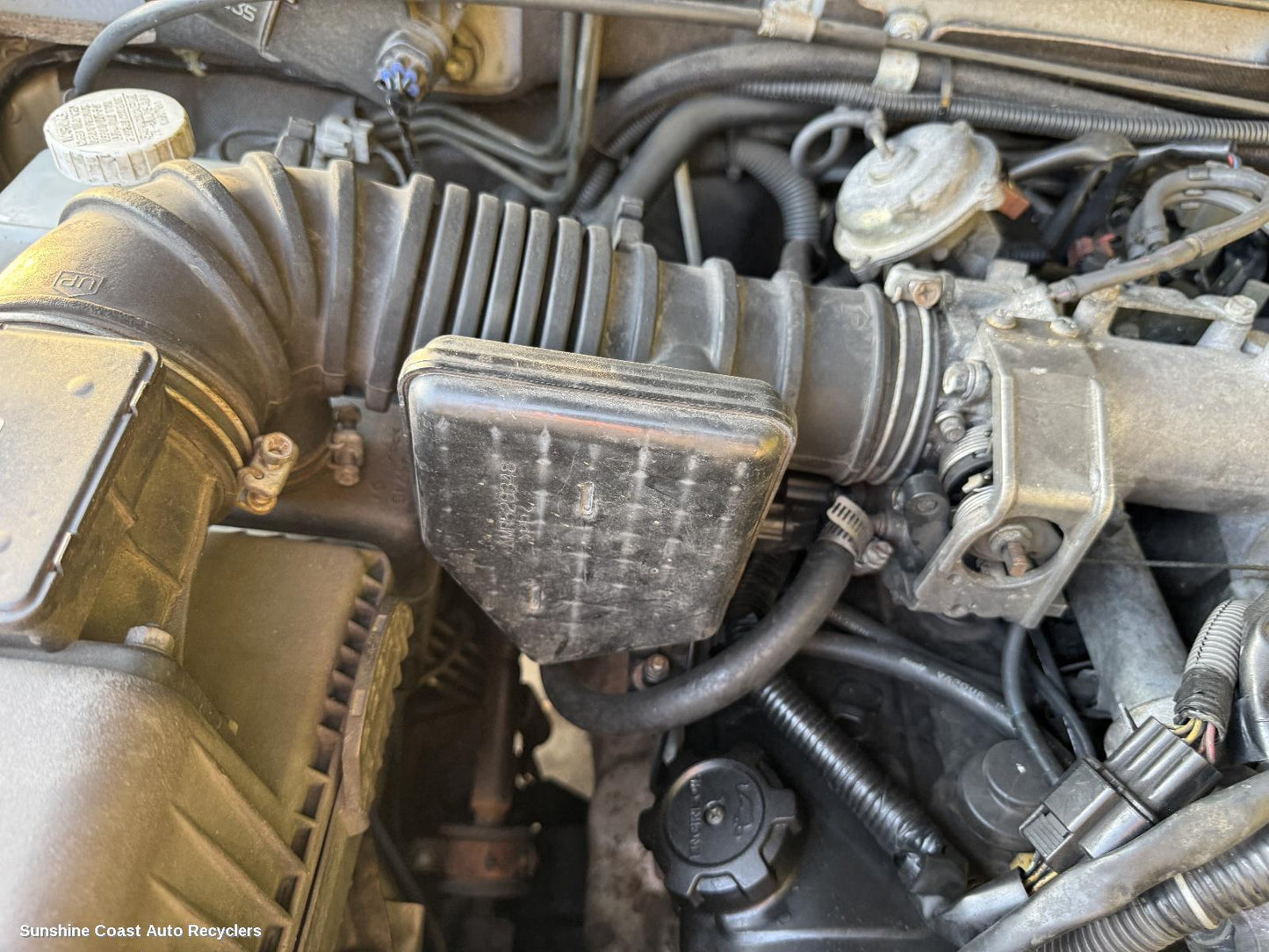 2000-2006 Mitsubishi Pajero Air Cleaner Duct Hos