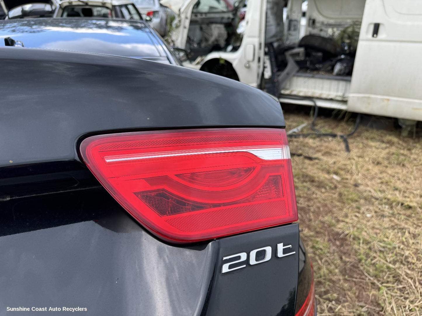 2015 Jaguar Xe Rear Garnish