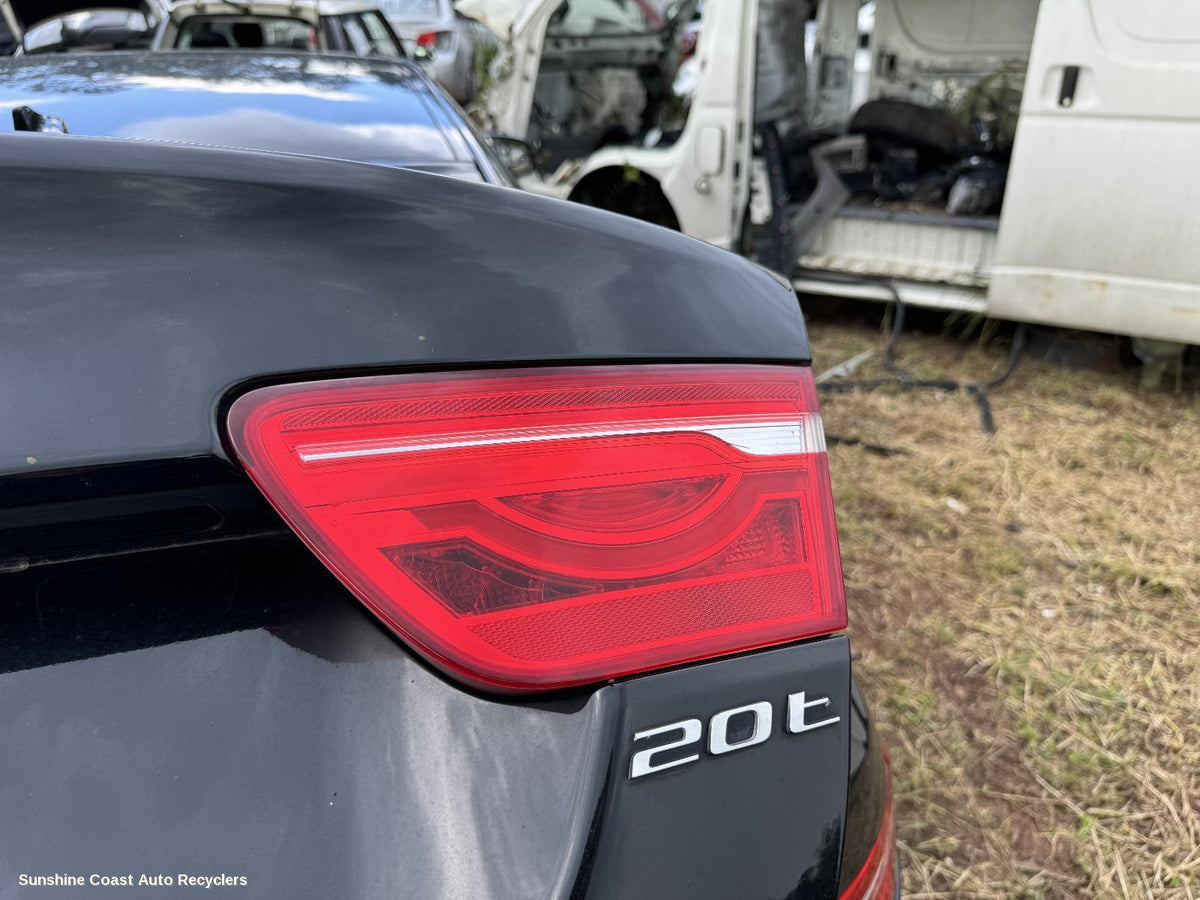 2015-2019 Jaguar Xe Rear Garnish