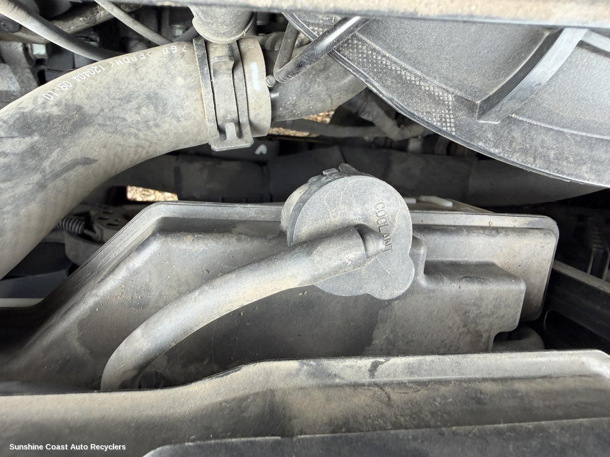2011-2014 Kia Carnival/grand Carnival Overflow Bottle