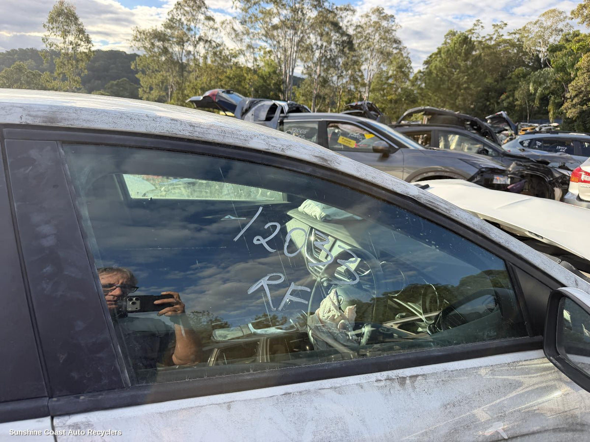 2017-2020 Holden Commodore Right Front Door Window