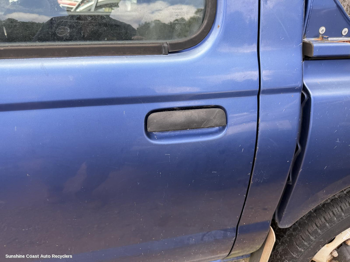 2001 Nissan Navara Door Handle