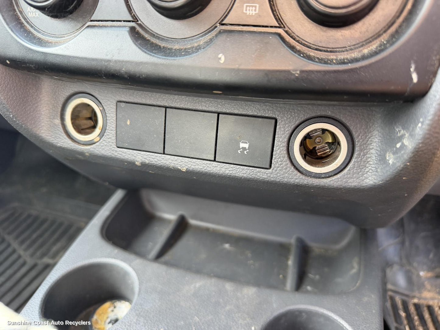 2011-2020 Mazda Bt50 Misc Switch Relay