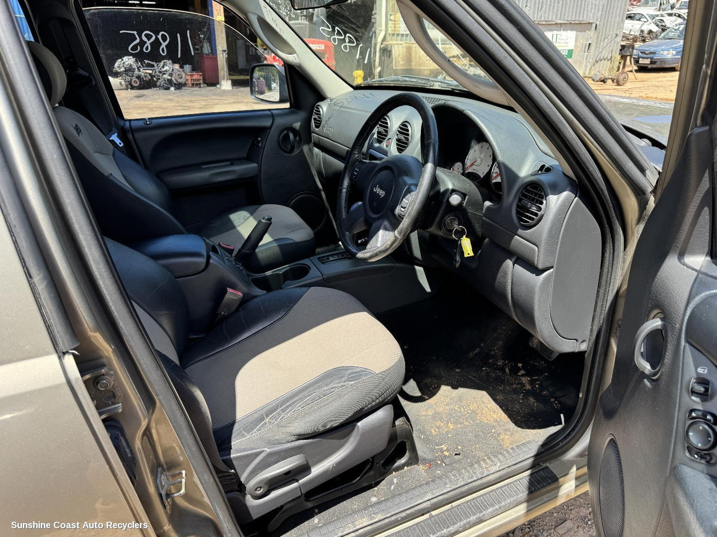 2001-2007 Jeep Cherokee Door Handle