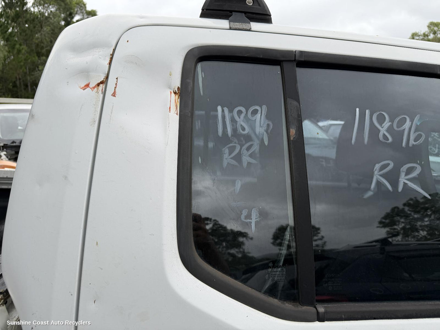 2011 Nissan Navara Right Rear 1 4 Door Glass