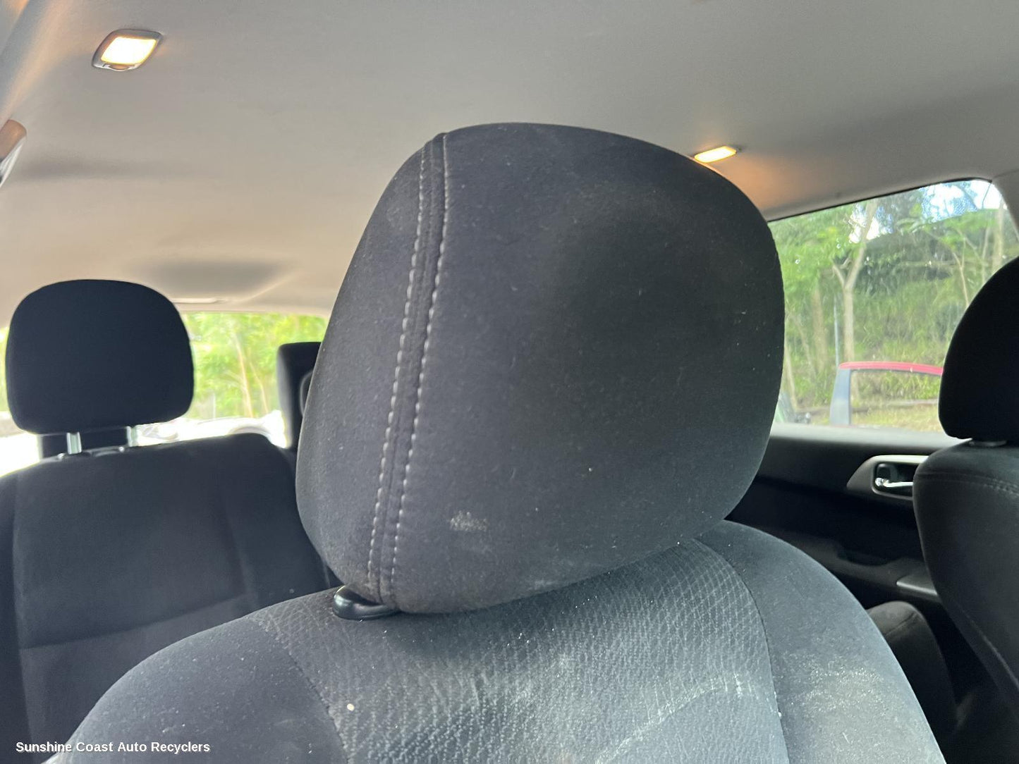 2014 Nissan Pathfinder Headrest