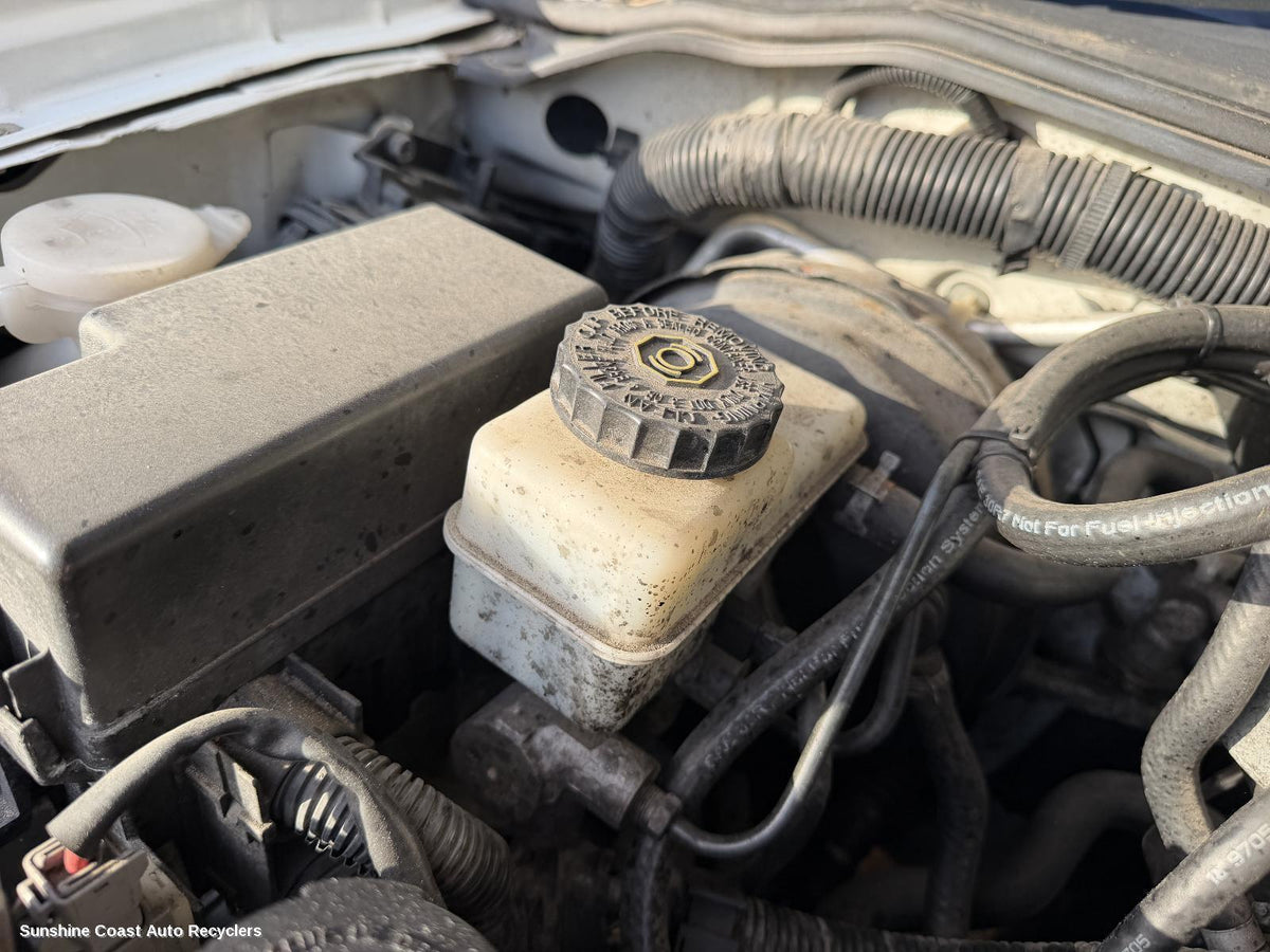 2005-2013 Nissan Pathfinder Fuse Box