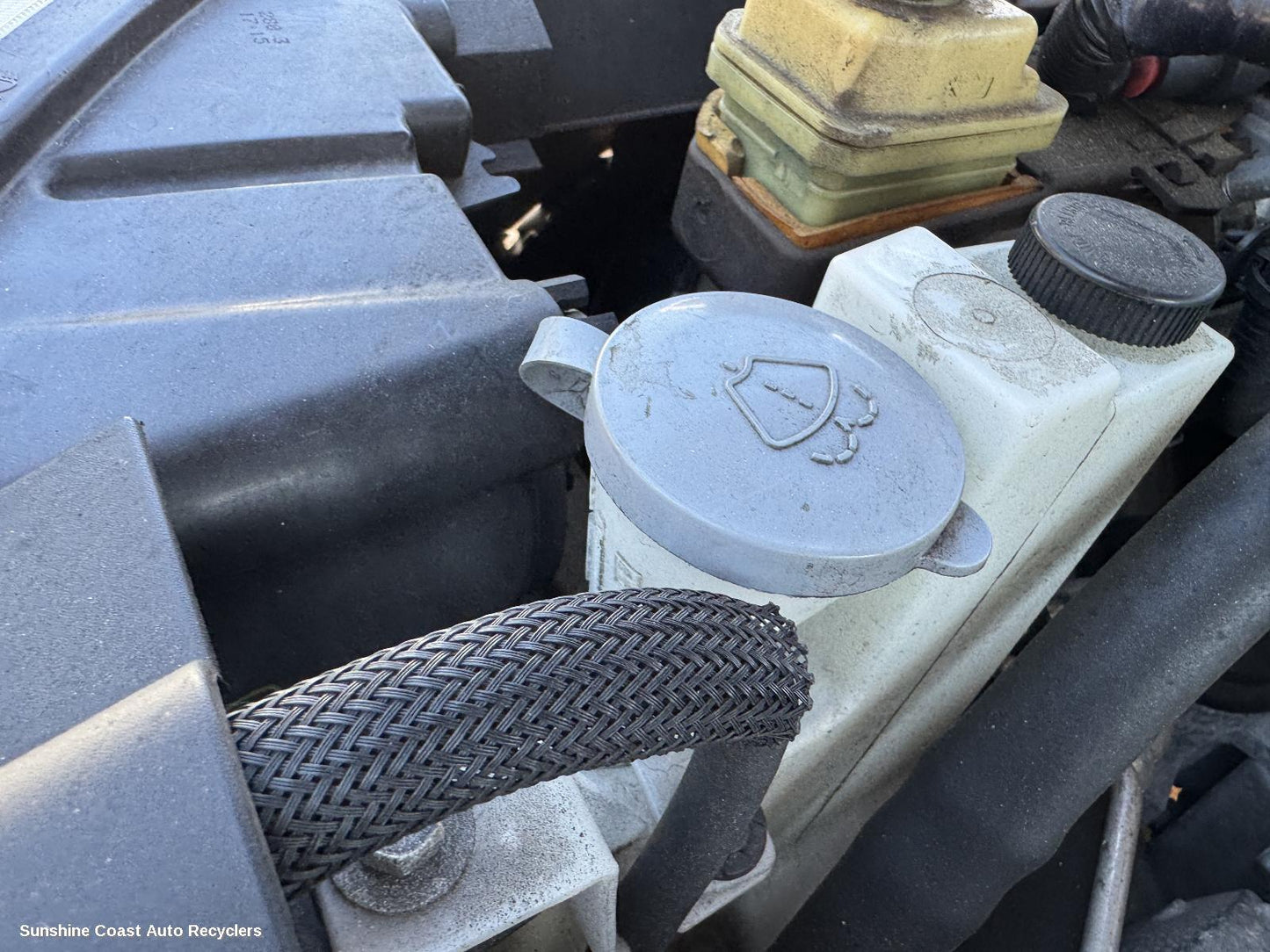 2014 Nissan Pathfinder Washer Bottle