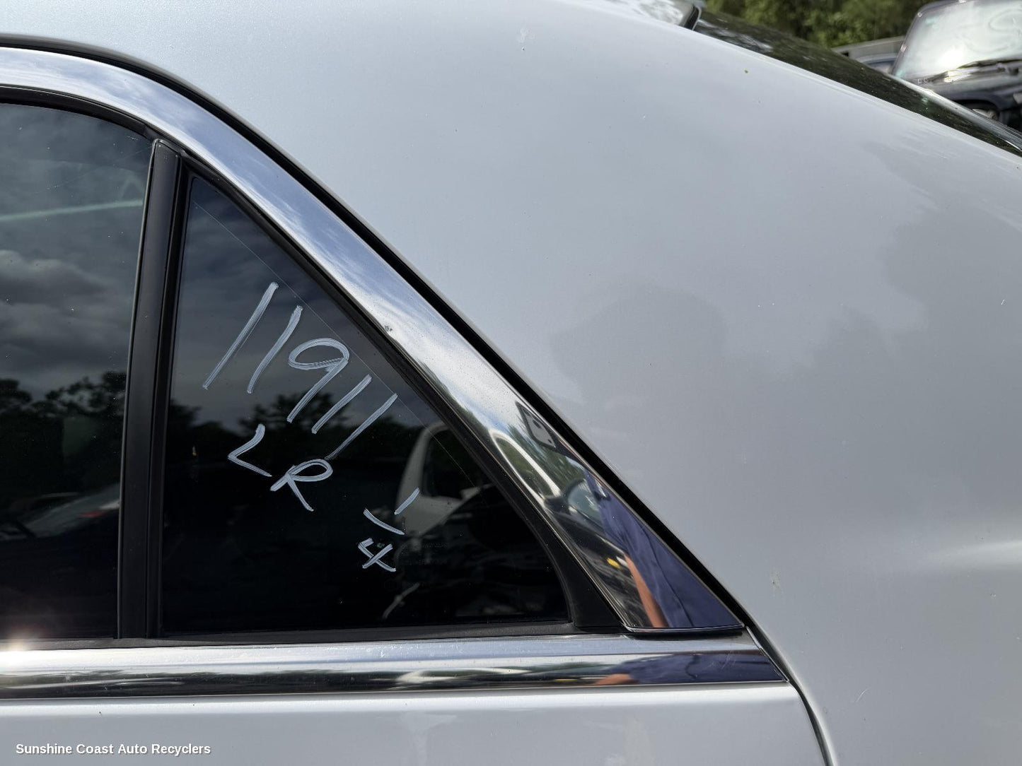 2012 Chrysler 300c Left Rear 1 4 Door Glass