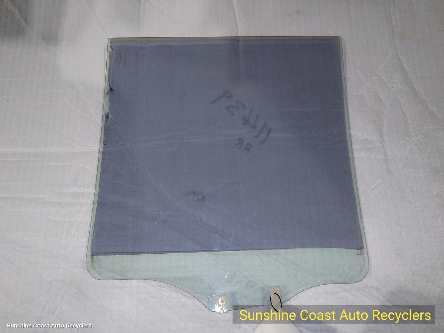 2003 Mitsubishi Pajero Right Rear Door Window