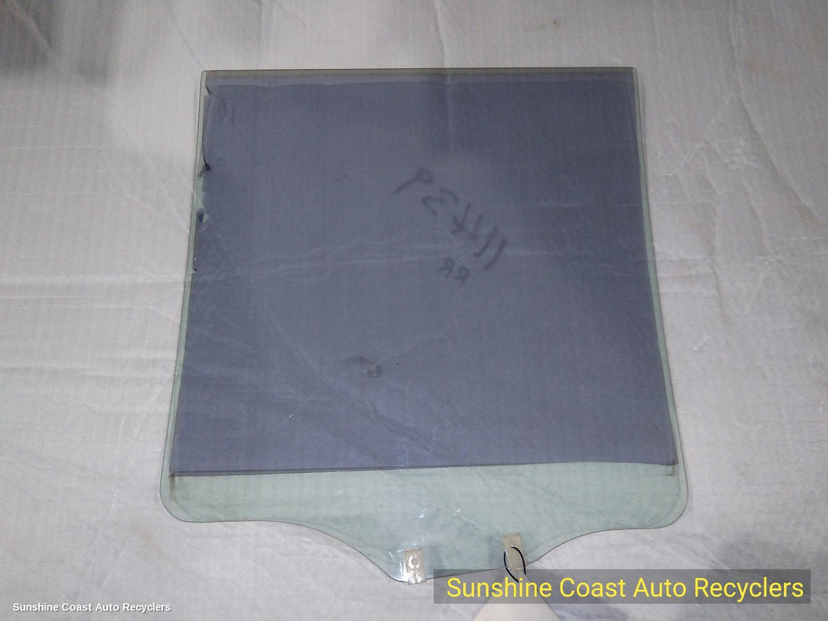 2000-2006 Mitsubishi Pajero Right Rear Door Window