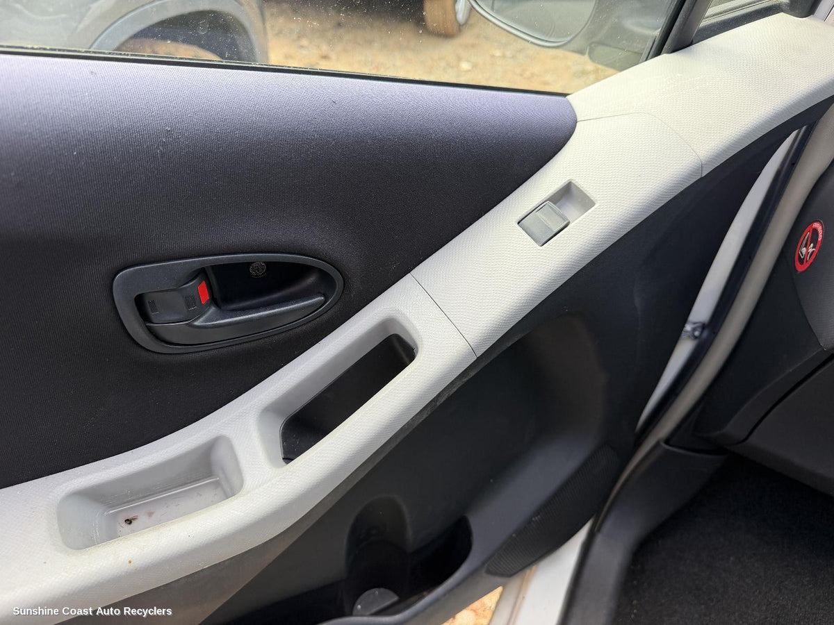 2005-2008 Toyota Yaris Door Handle