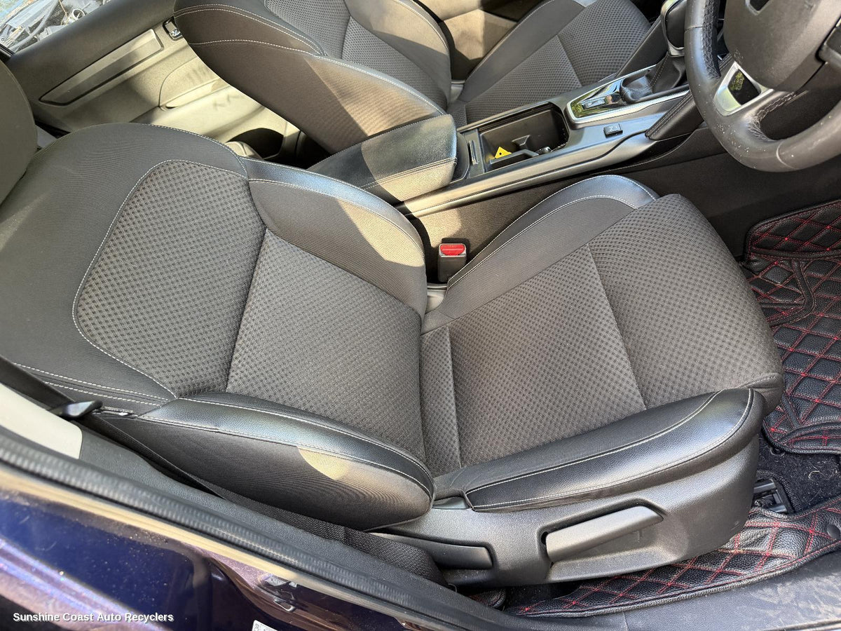 2016-2026 Renault Kaleos Front Seat