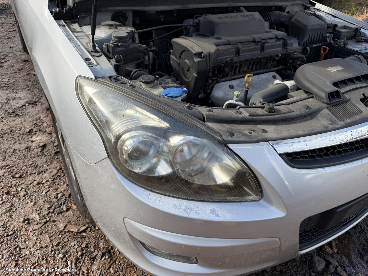 2008-2012 Hyundai I30 Right Headlamp