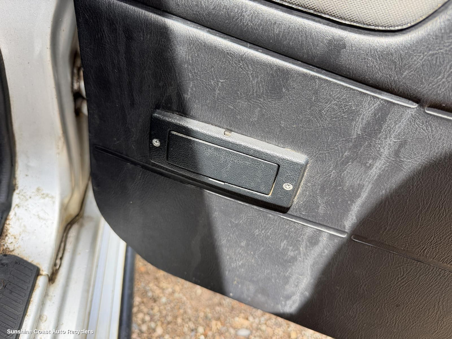 2001-2015 Nissan Navara Ashtray