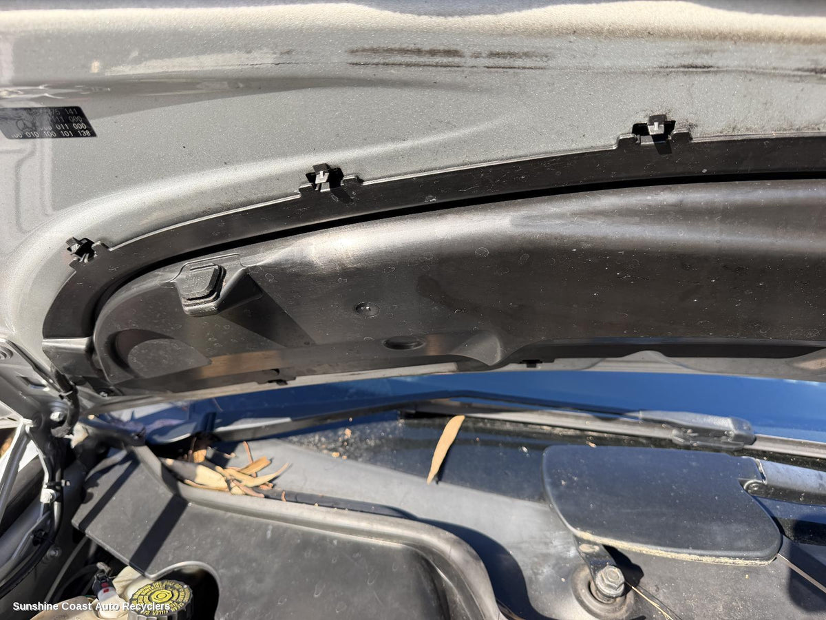2006-2010 Mercedes R Class Wiper Arm