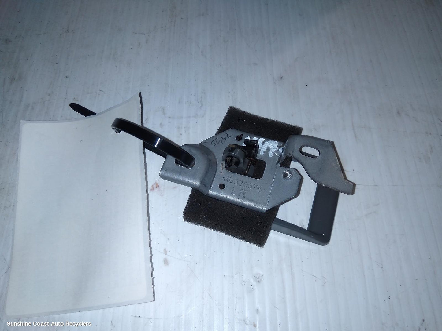 2012 Mitsubishi L300 Door Handle