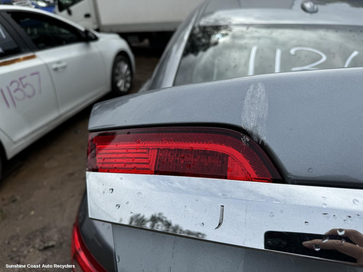 2008-2011 Jaguar Xf Rear Garnish