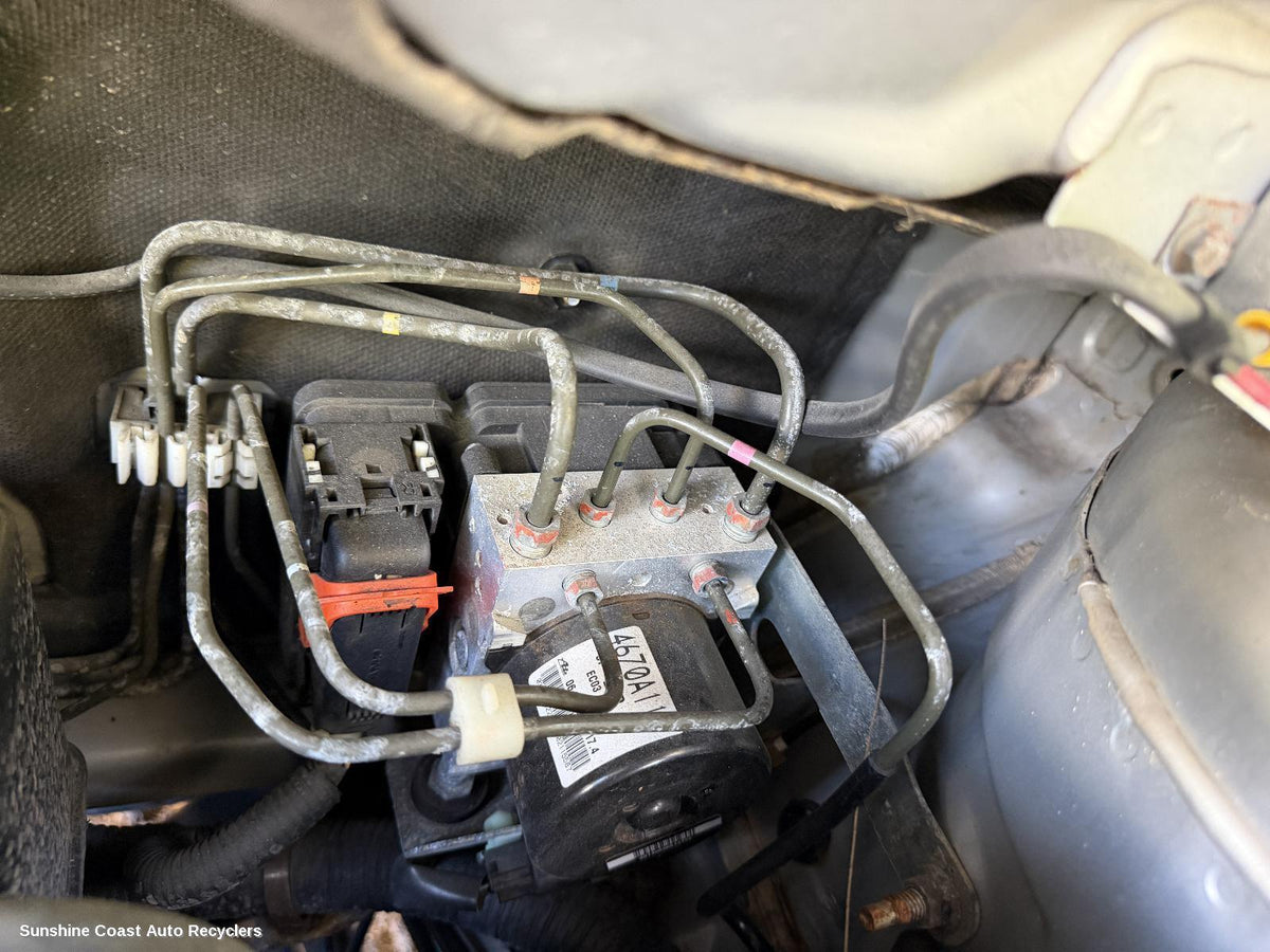 2009-2012 Mitsubishi Outlander Abs Pump Modulator