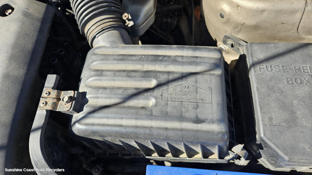2003-2006 Hyundai Elantra Air Cleaner Box