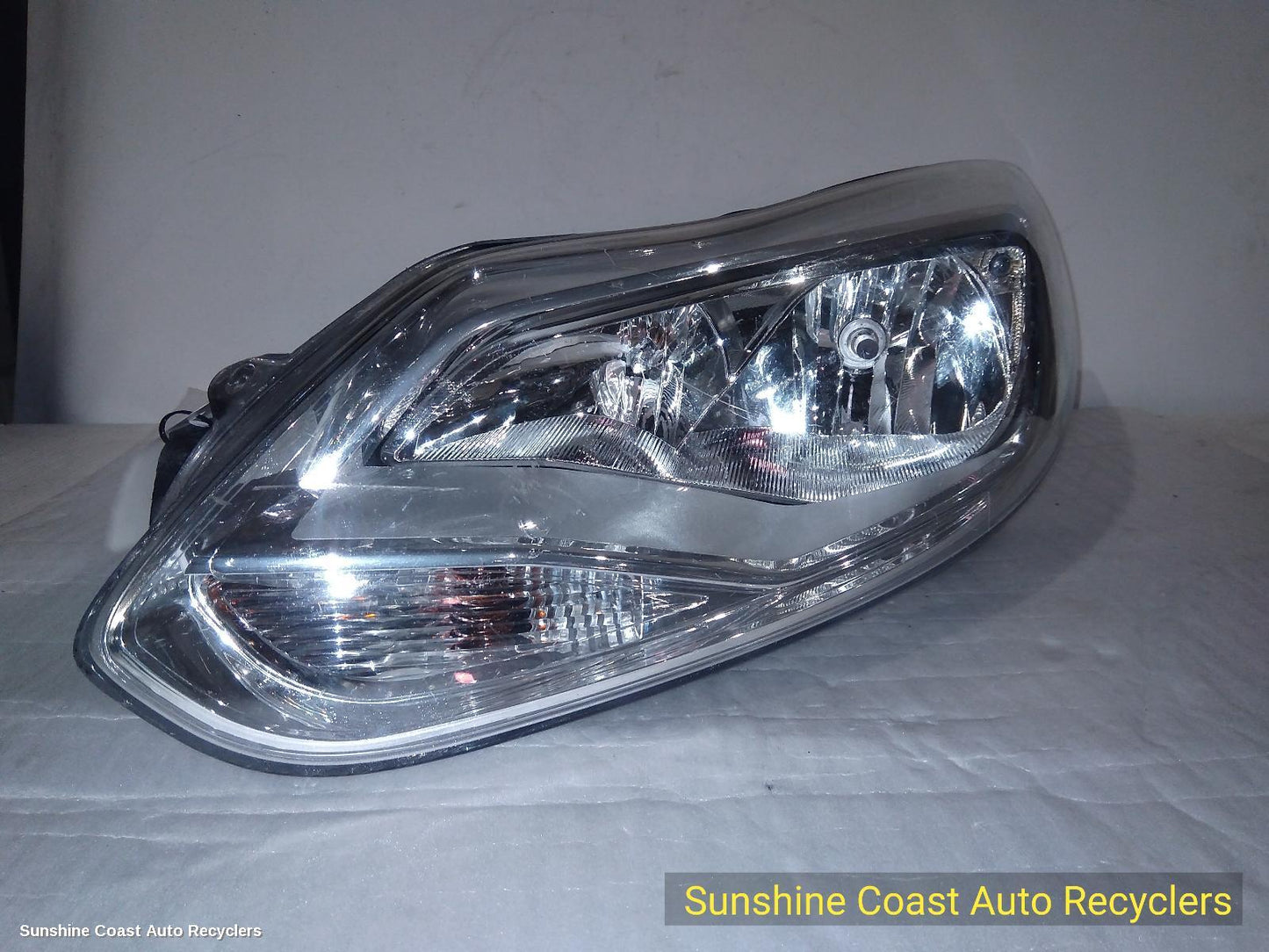 2013 Ford Focus Left Headlamp