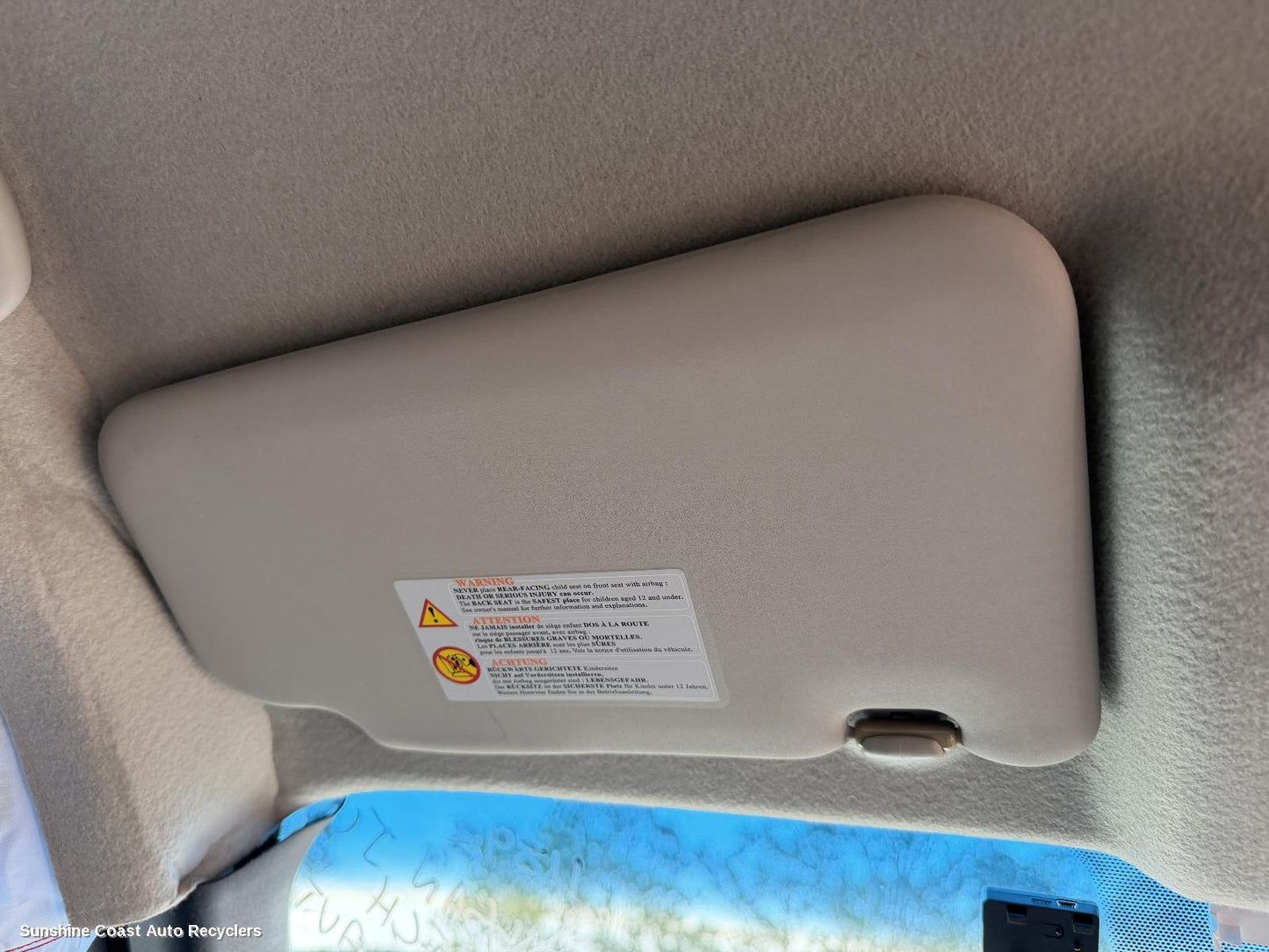2014 Nissan Juke Sunvisor