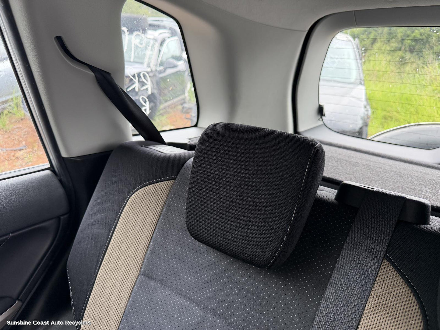 2015 Suzuki Vitara Headrest