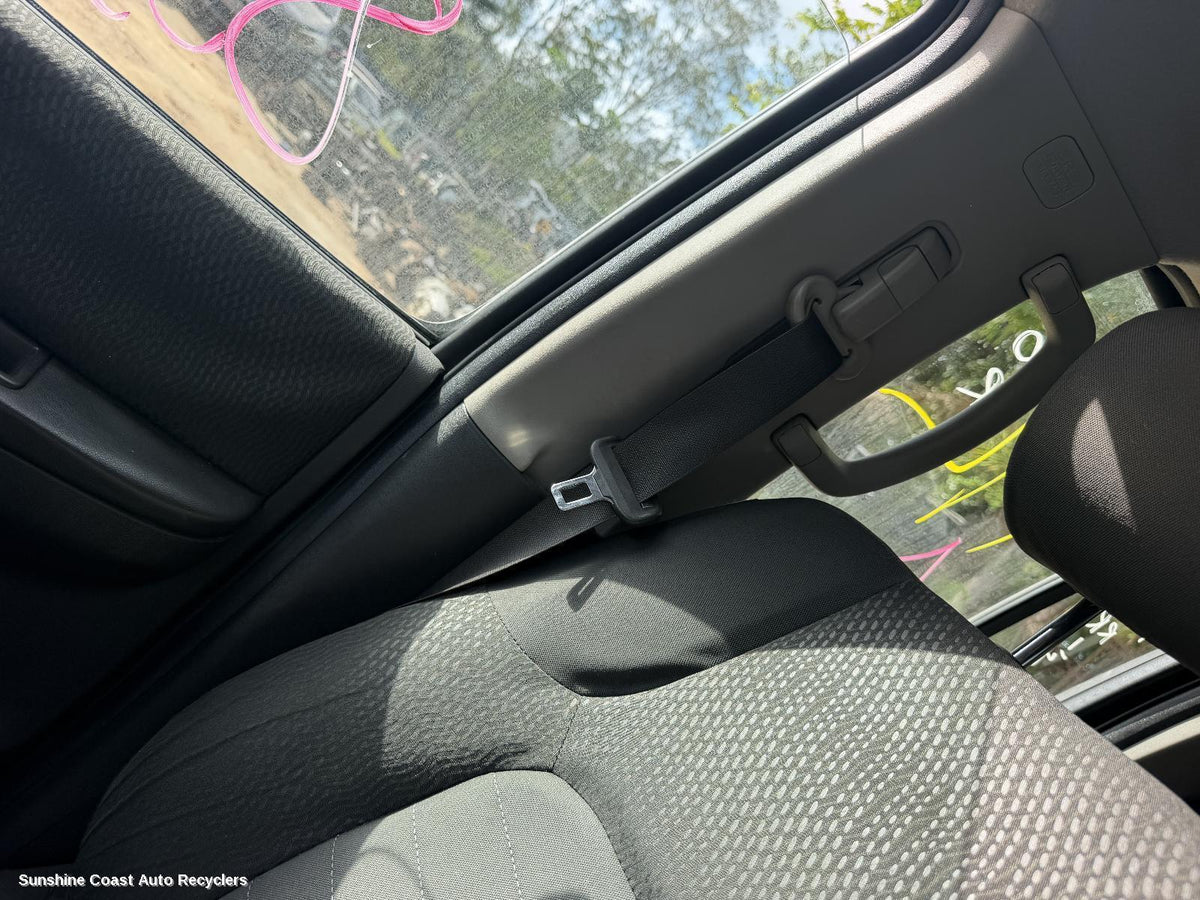 2010-2015 Nissan Navara Seatbelt Stalk