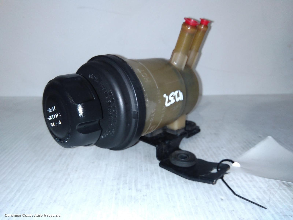 2004-2010 Hyundai Tucson P S Reservoir