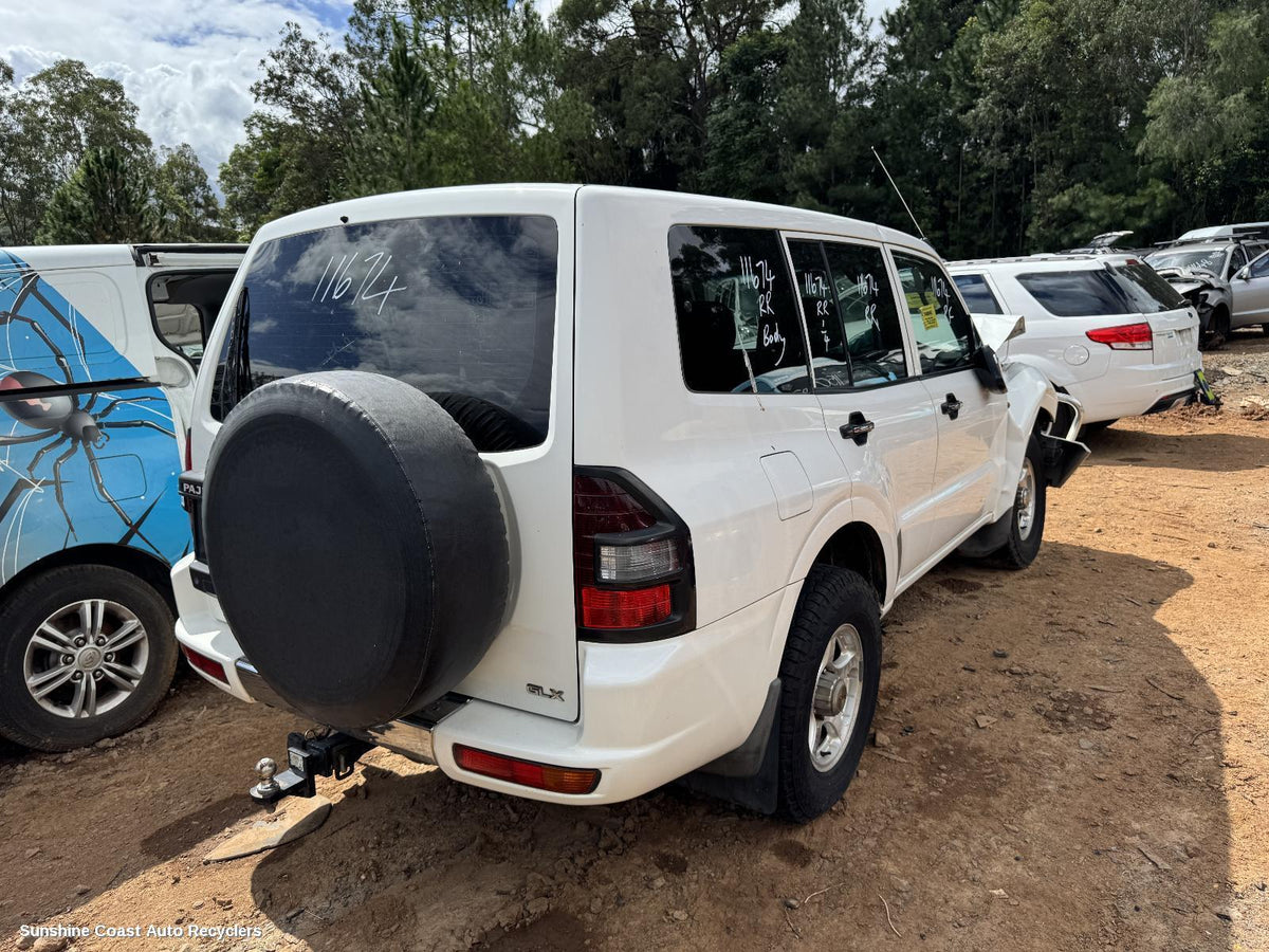 2000-2002 Mitsubishi Pajero High Level Stoplight