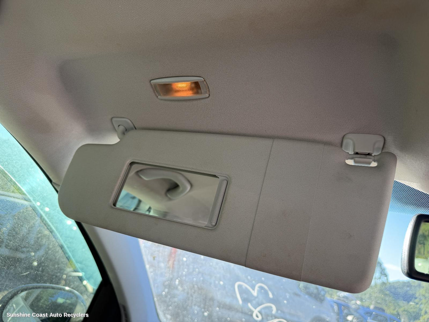 2004-2009 Volkswagen Golf Sunvisor