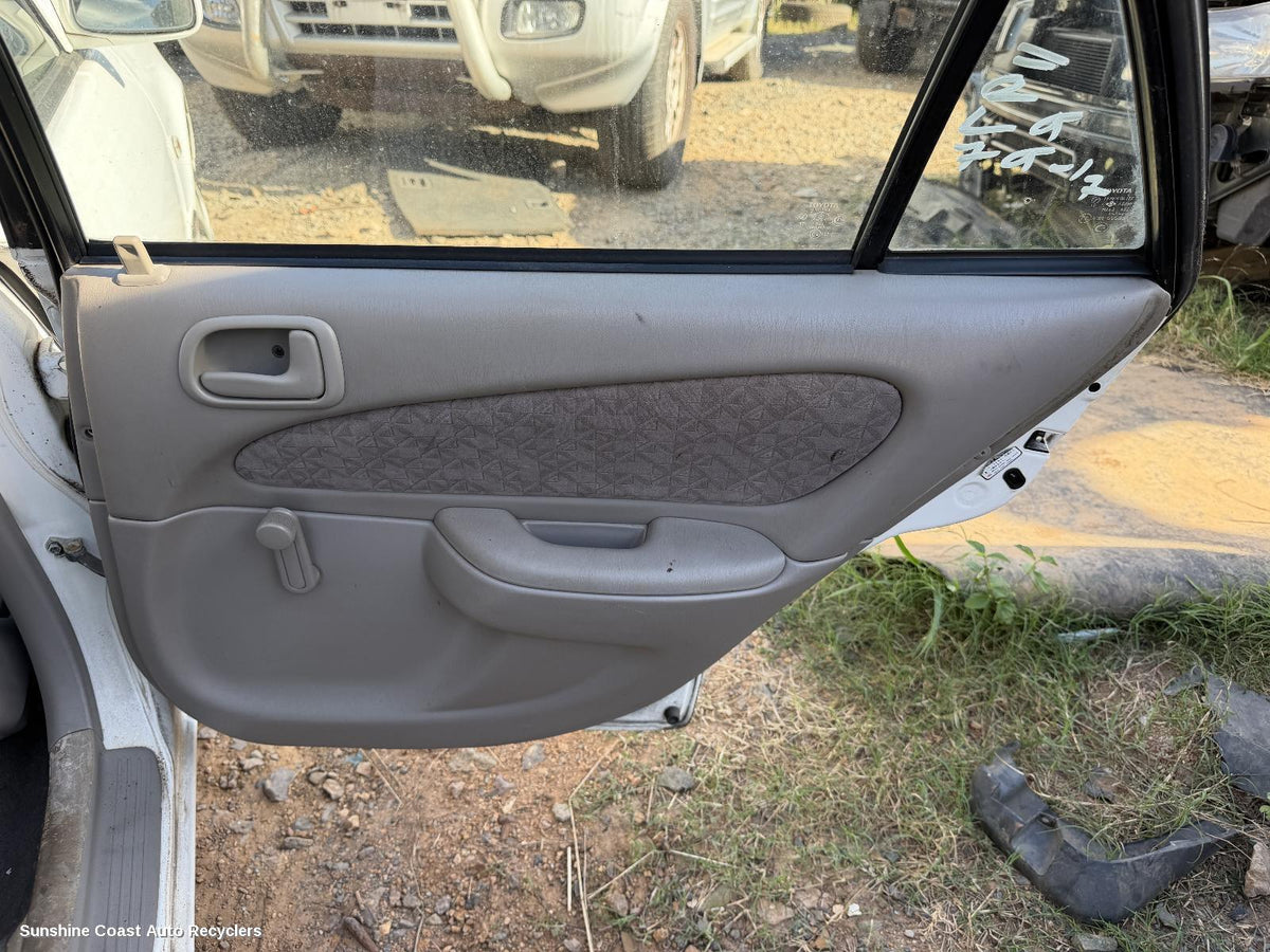 1998-2001 Toyota Corolla Door Handle