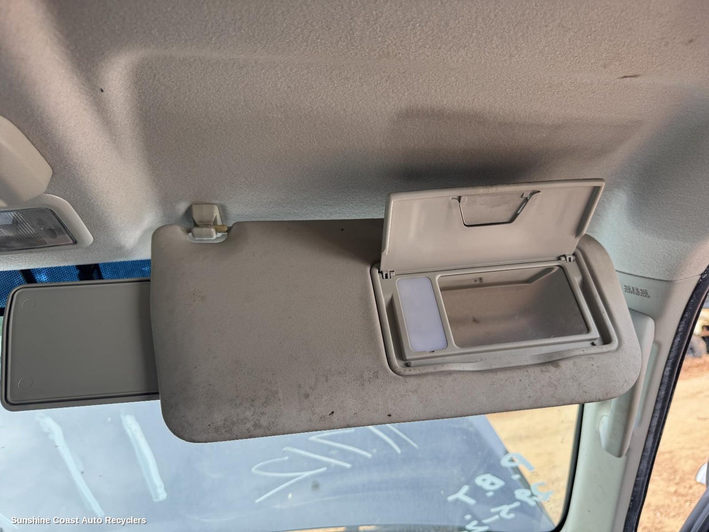 2014 Mitsubishi Pajero Sunvisor