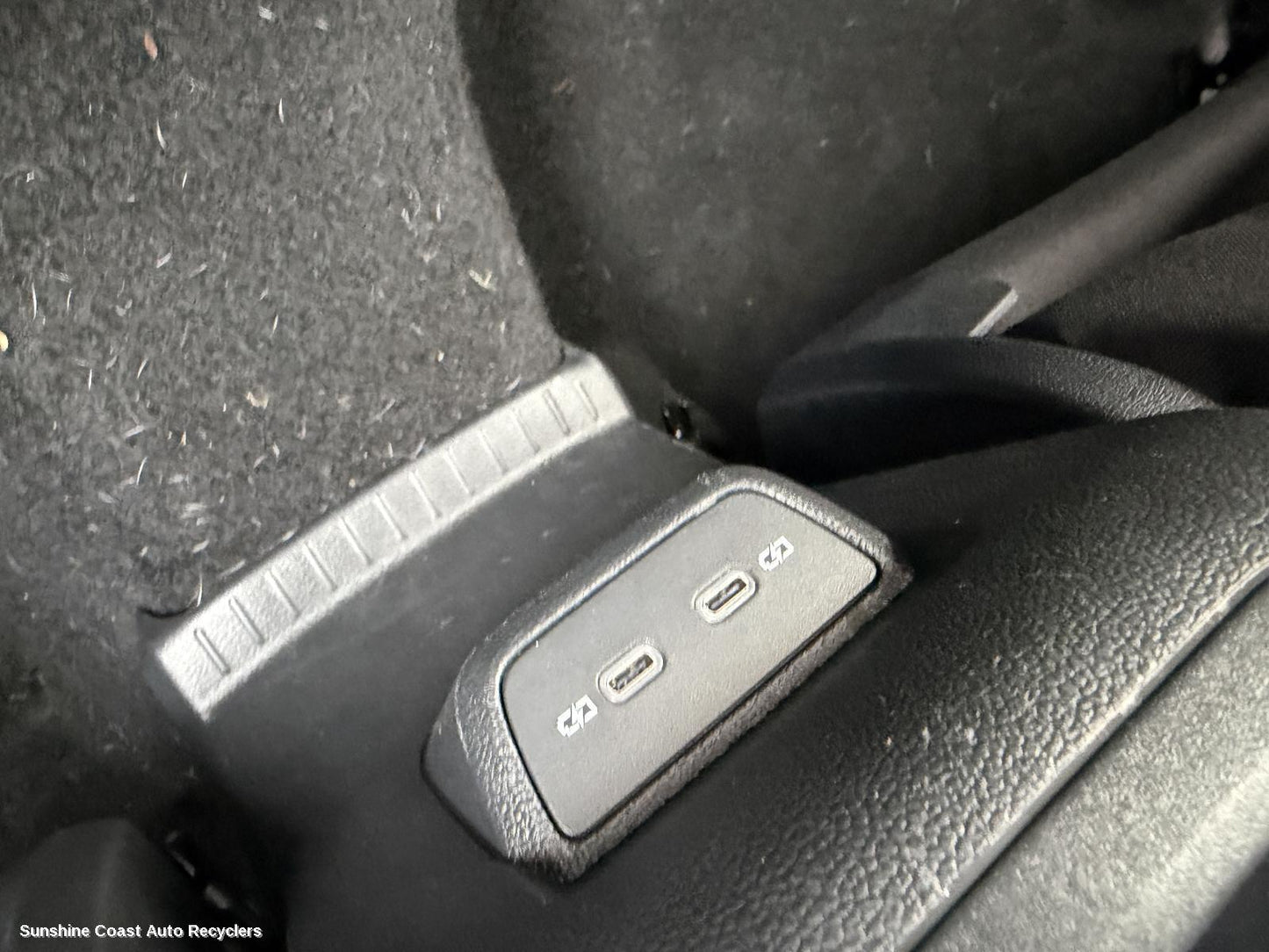 2020-2025 Volkswagen T-cross Misc Switch Relay