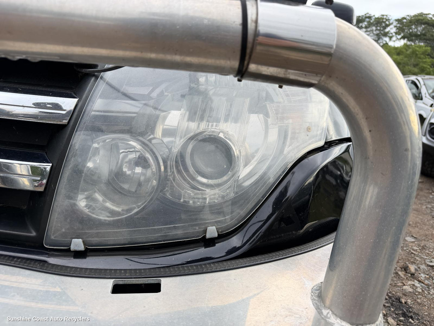 2009-2016 Mitsubishi Pajero Left Headlamp