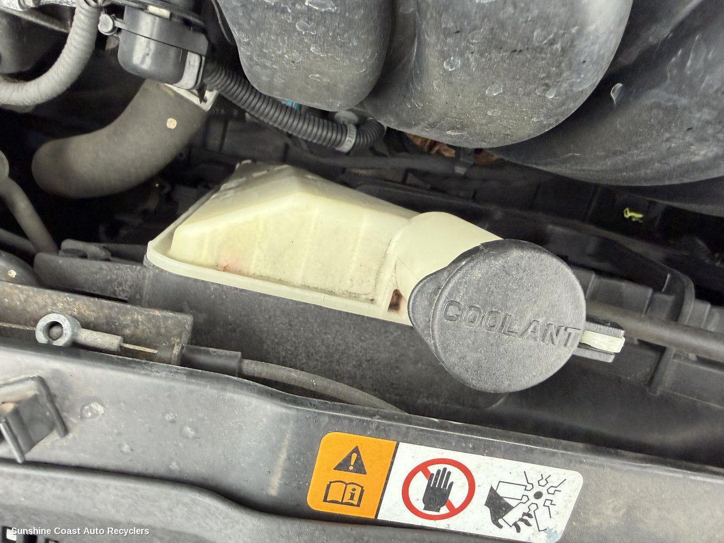 2015 Hyundai I30 Overflow Bottle