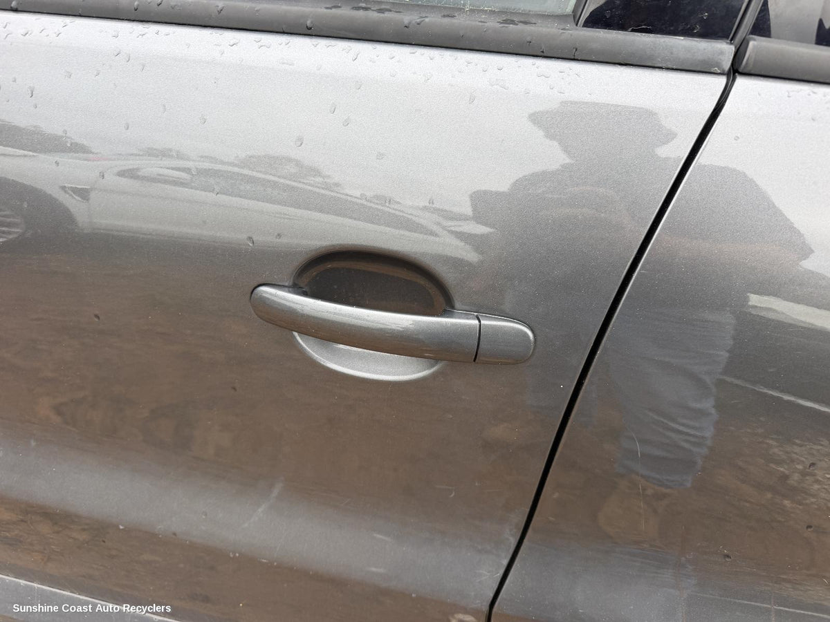 2008-2011 Volkswagen Tiguan Door Handle