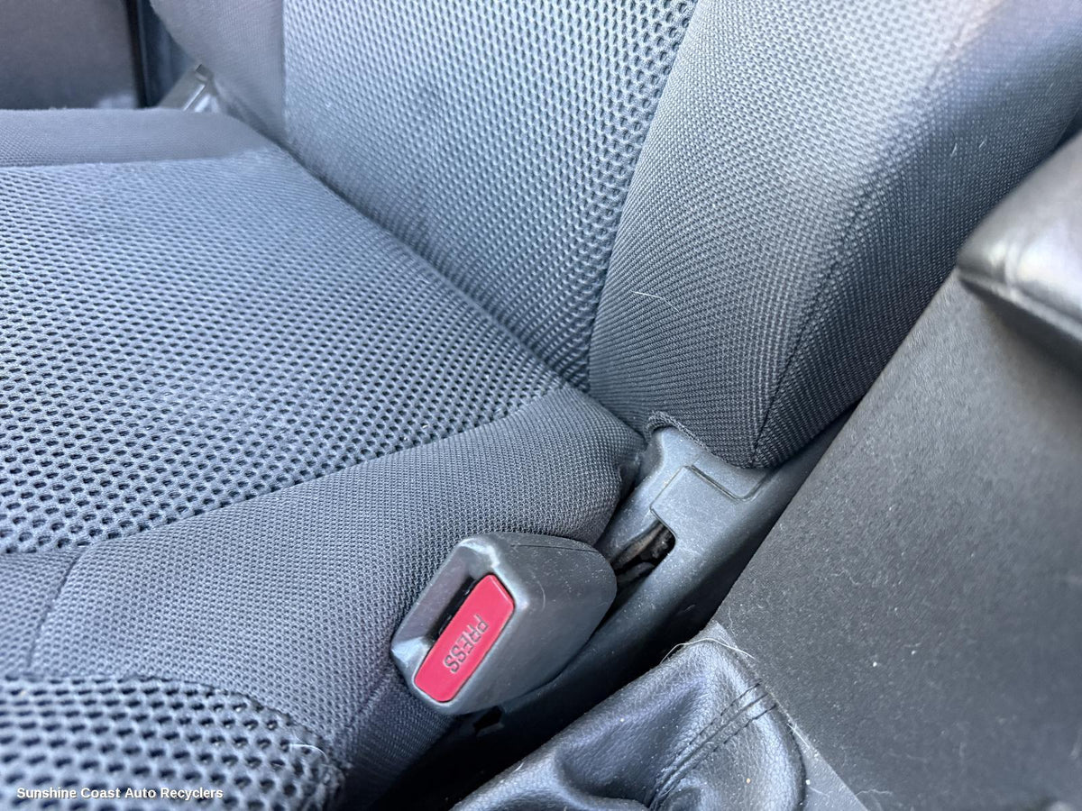 2008-2009 Nissan Navara Seatbelt Stalk