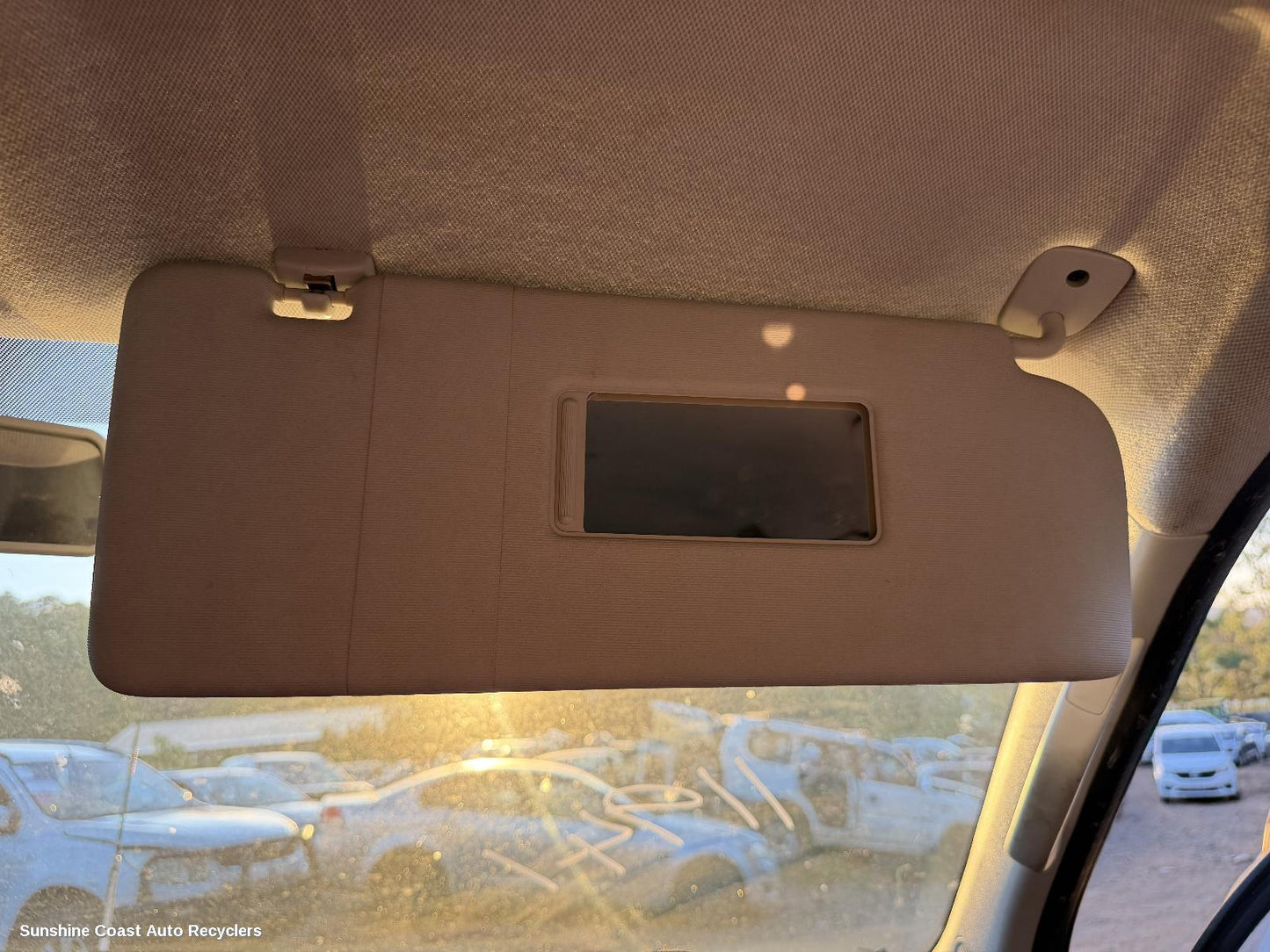 2010-2022 Volkswagen Amarok Sunvisor
