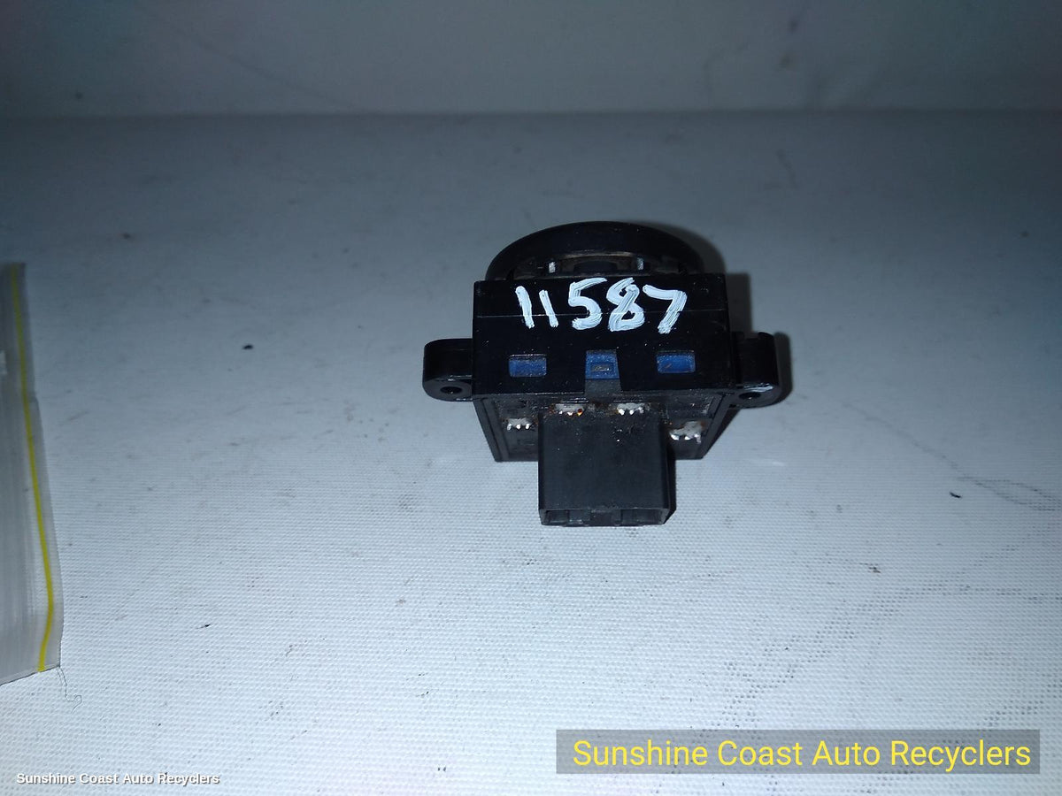 2000-2005 Kia Rio Misc Switch Relay
