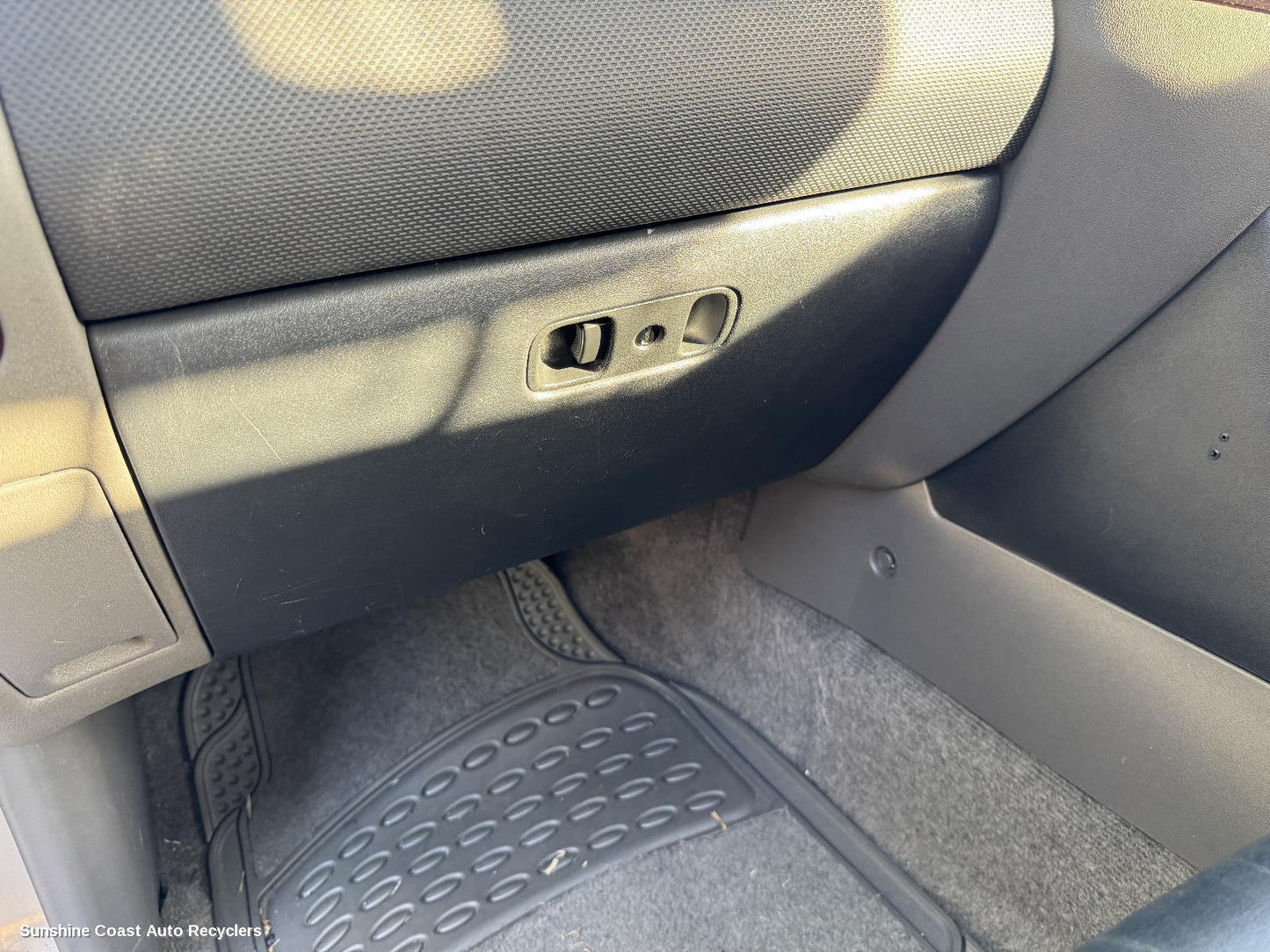 2002 Mitsubishi Pajero Glove Box