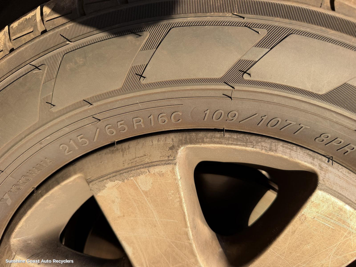 2004-2010 Volkswagen Transporter Tyre