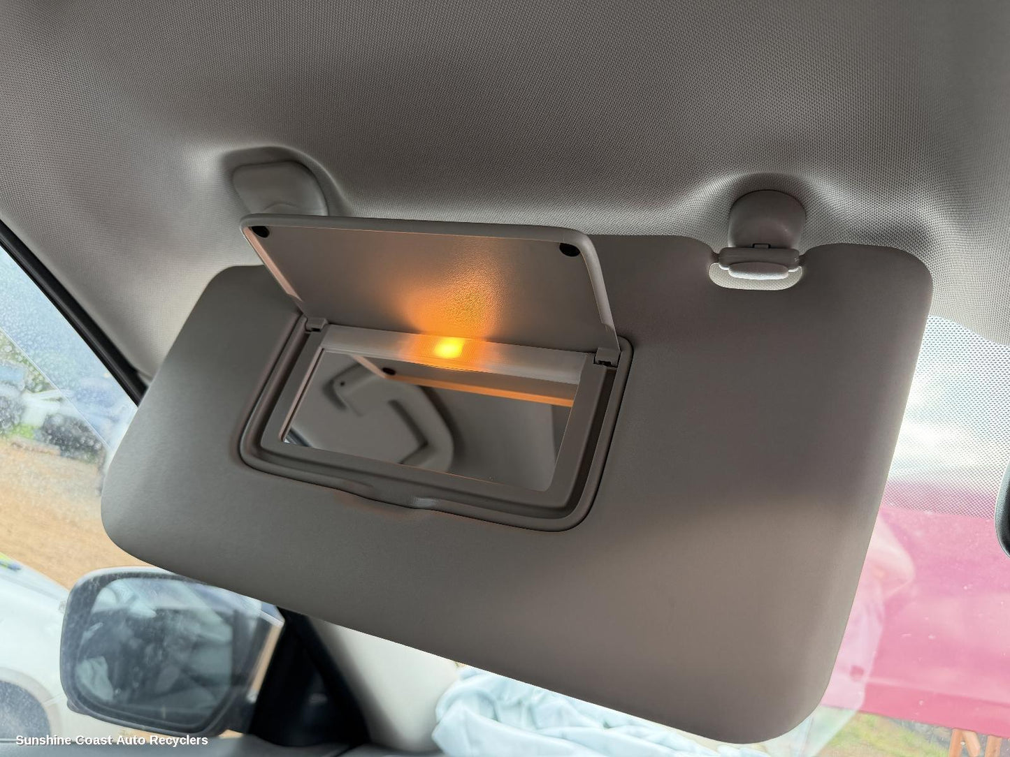 2019 Nissan Xtrail Sunvisor