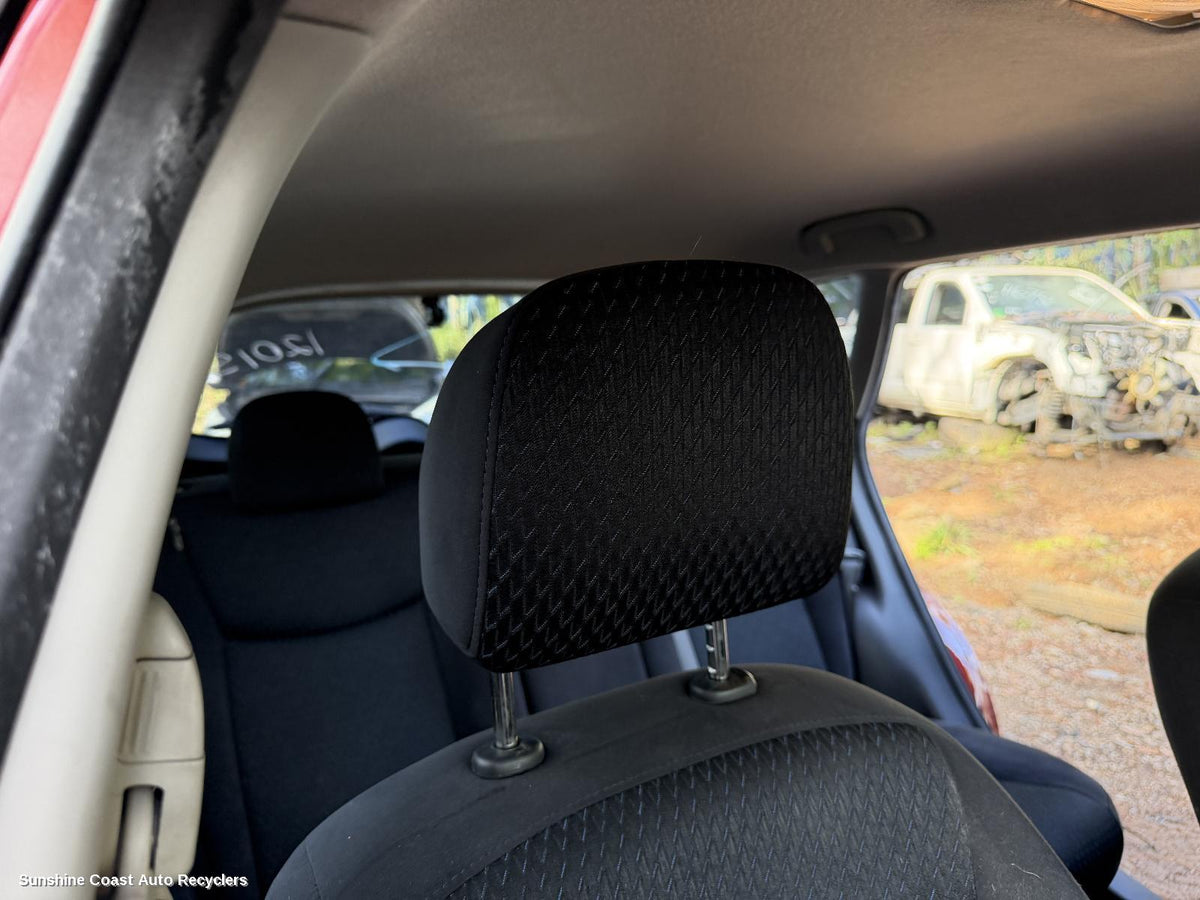 2013-2016 Nissan Pulsar Headrest