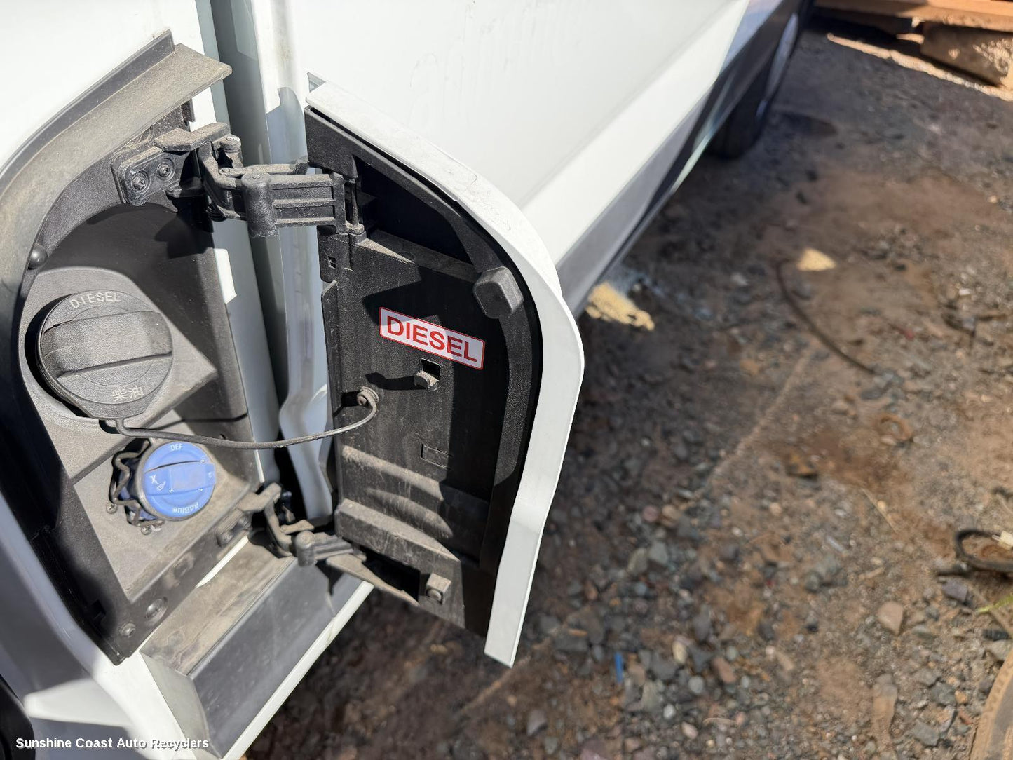 2020-2026 Ldv Deliver 9 Fuel Door   Filler